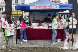 原本想看梅西比赛，最后变成了邓紫棋见面会？